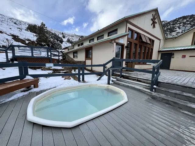 Hot Sulphur Springs Resort & Spa