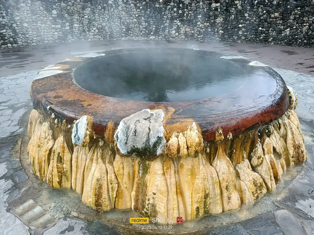 Raksawarin Hot Springs and Public Park
