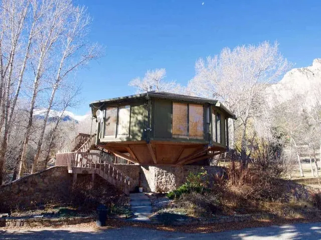 Treehouse Hot Springs