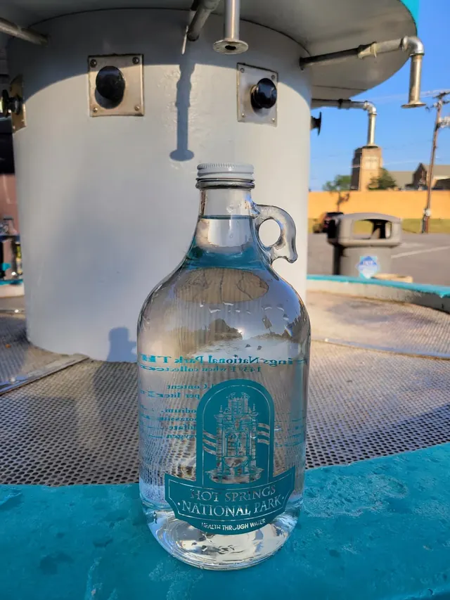 Hill Wheatley Plaza Jug Fountain (Hot)