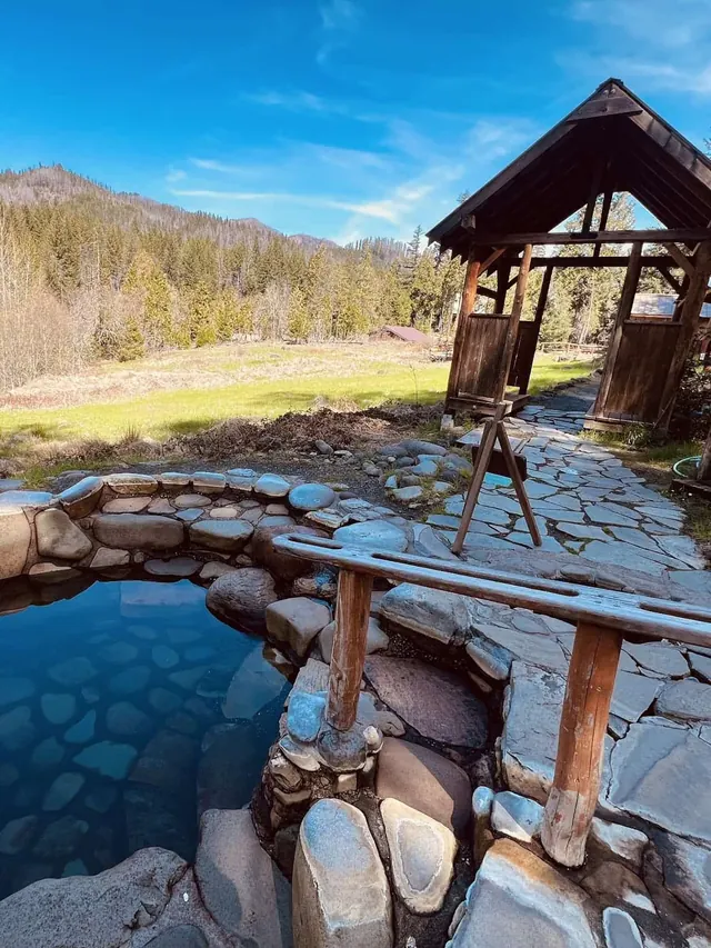 Lower Breitenbush Hot Springs