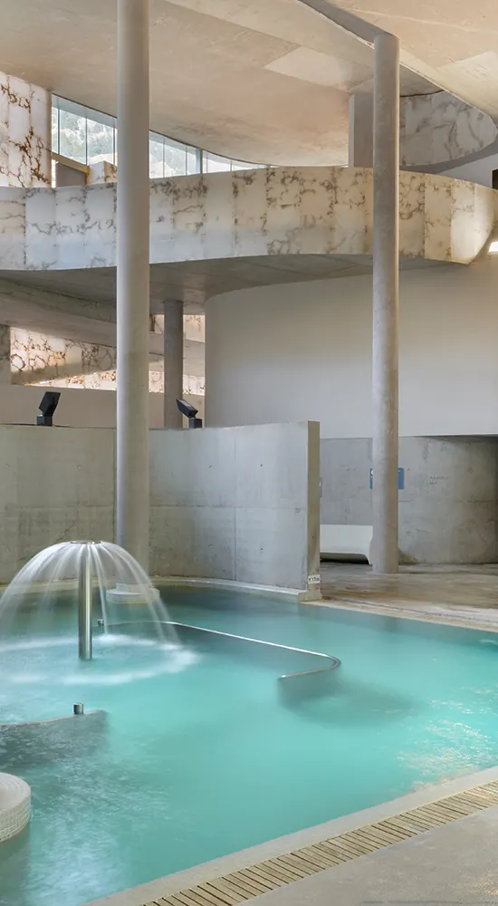 Indoor pool with views outside — Balneario de Panticosa (Termas de Tiberio)