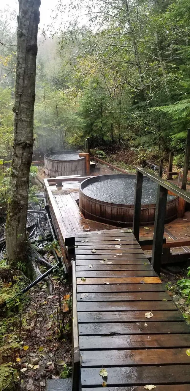 Hlgu Isgwit Hot Springs