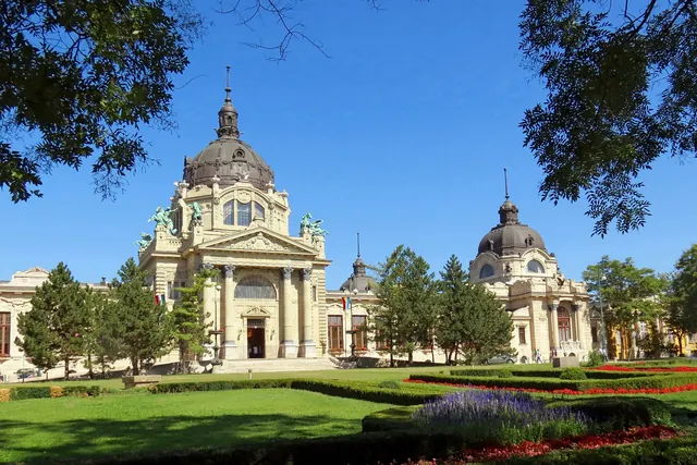 Széchenyi thermal bath. Термальные купальни Сечени. - panoramio
