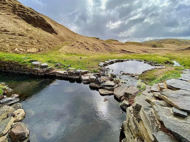 Hrunalaug Hot Spring