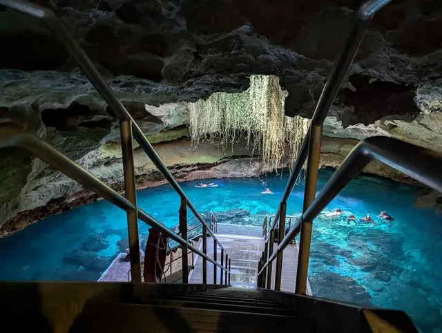 Devil's Den, Florida.