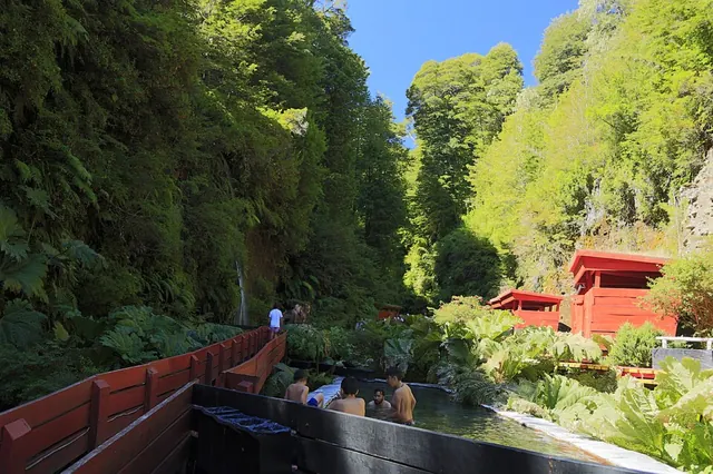 Termas Geométricas, Los Ríos, Chile