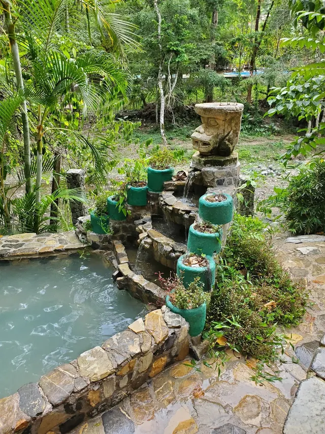 Luna Jaguar Hot Springs and Spa, Honduras.