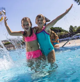 Outdoor family swimming pool — Terme 3000