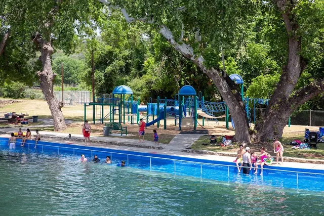Landa Park Aquatic Complex, Texas.