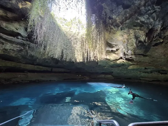 Devil's Den, Florida.