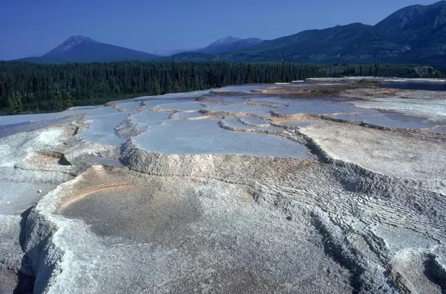 Rabbitkettle Hot Springs