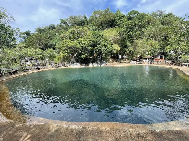 Maquinit Hot Spring