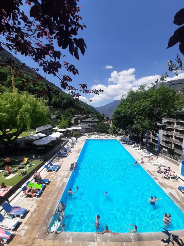 Piscina Termal Muntanya