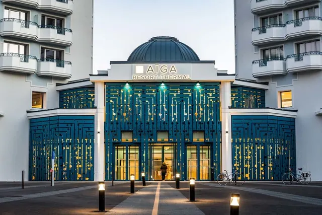 Spa entrance and exterior — Chatel-Guyon Thermal Spa